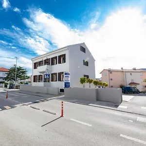  Apartment Crnekovic Iii